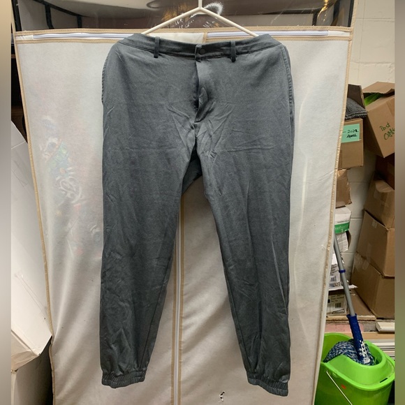 Uniqlo mens L grey jogger pants - Picture 3 of 6